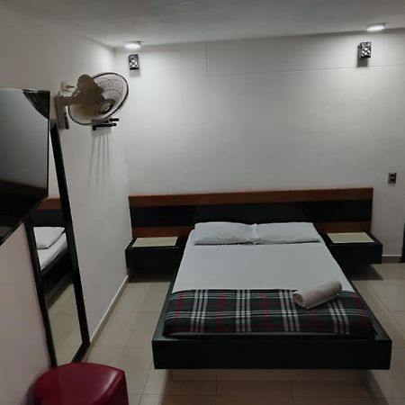Hotel Country 메딜린 외부 사진
