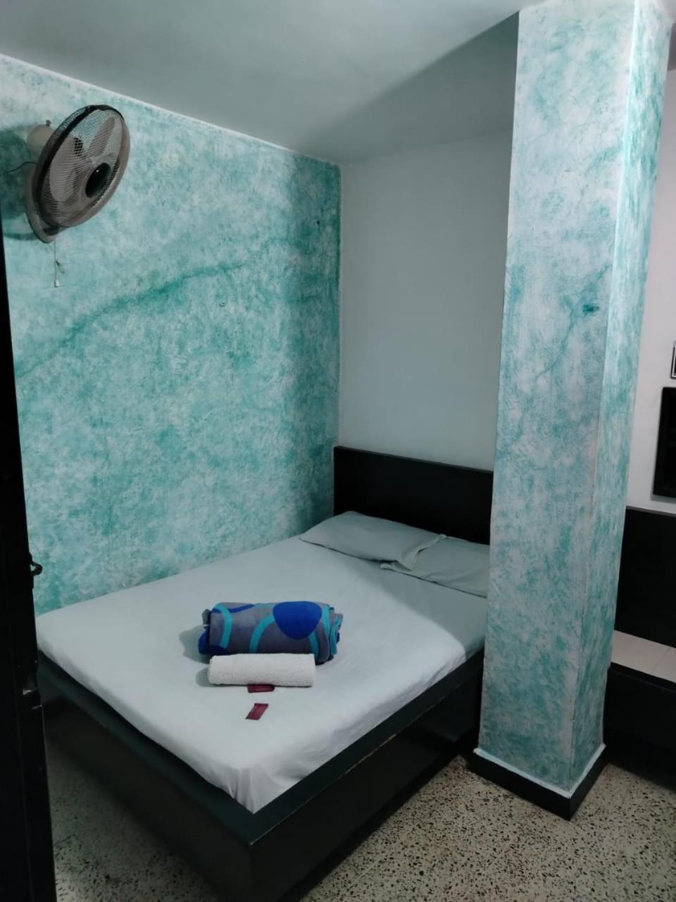 Hotel Country 메딜린 외부 사진